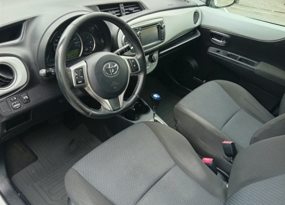 Toyota Yaris 1,5 Hybrid, fotografija 7