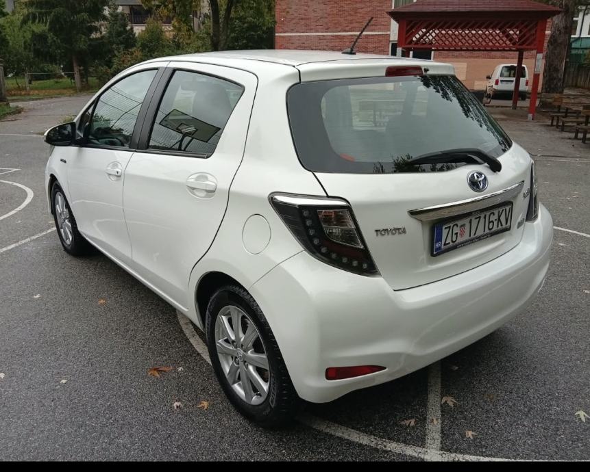 Toyota Yaris 1,5 Hybrid, fotografija 6