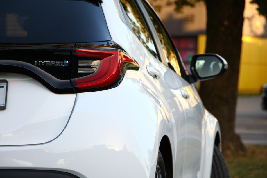 Toyota Yaris 1,5 Hybrid Sport 22.000km traži novu obitelj, fotografija 6