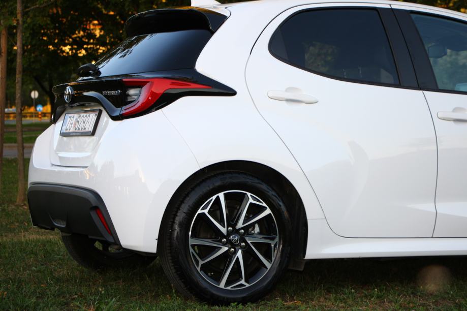 Toyota Yaris 1,5 Hybrid Sport 22.000km traži novu obitelj, fotografija 7