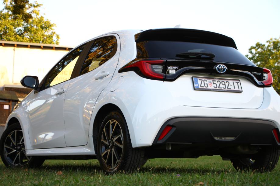 Toyota Yaris 1,5 Hybrid Sport 22.000km traži novu obitelj, fotografija 10