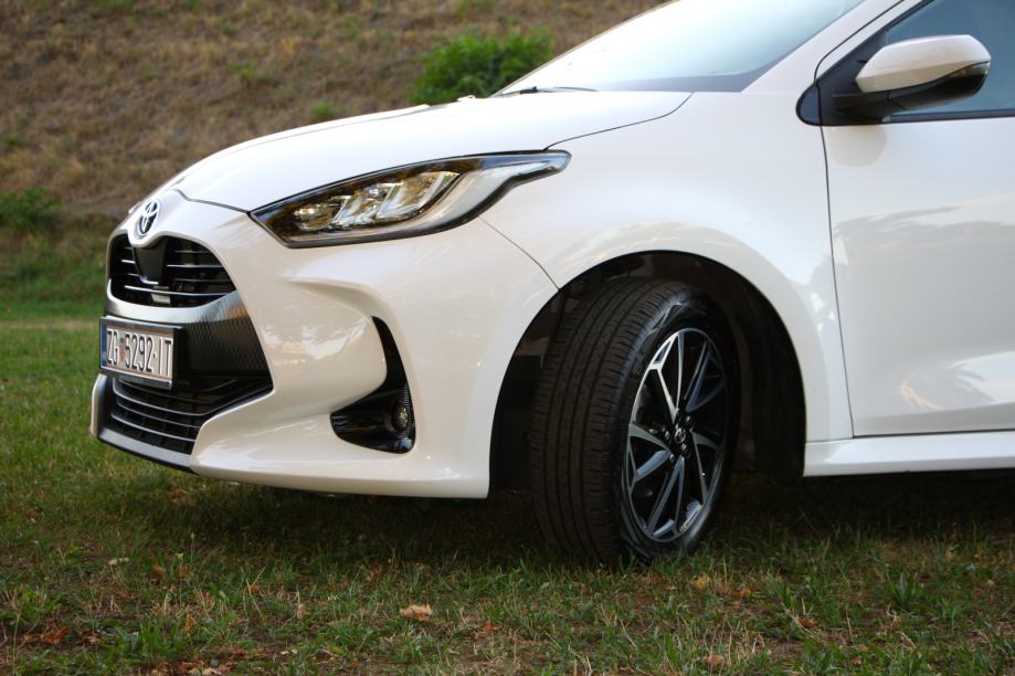 Toyota Yaris 1,5 Hybrid Sport 22.000km traži novu obitelj, fotografija 11