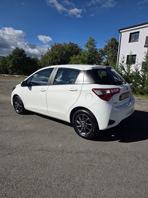 Toyota Yaris 1,5, fotografija 2