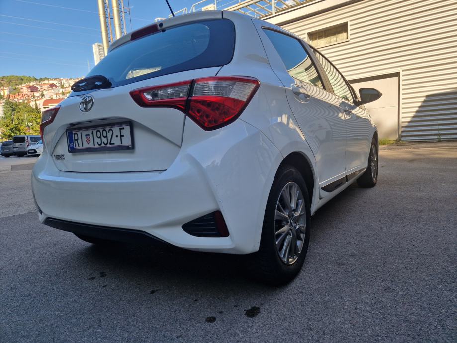 Toyota Yaris 1,5 VVT-i benzin+lpg odličan auto, fotografija 4