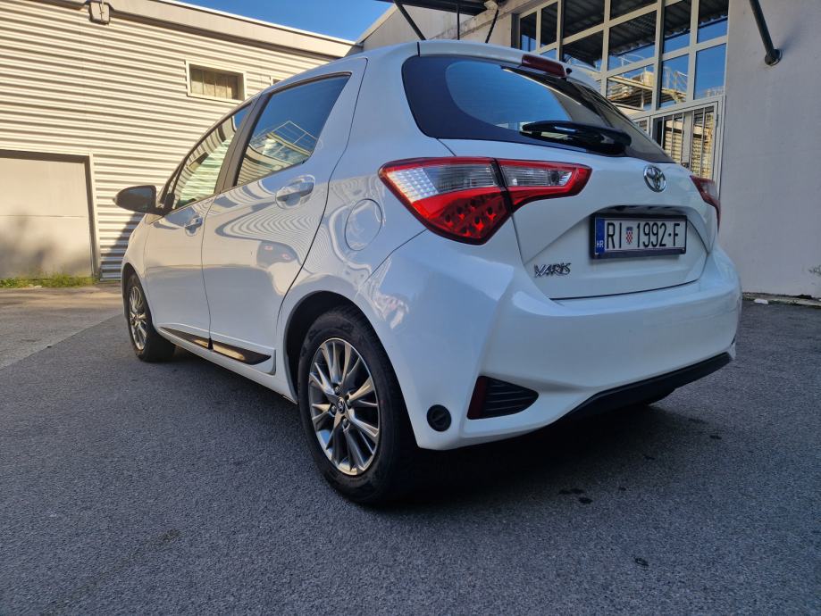Toyota Yaris 1,5 VVT-i benzin+lpg odličan auto, fotografija 5