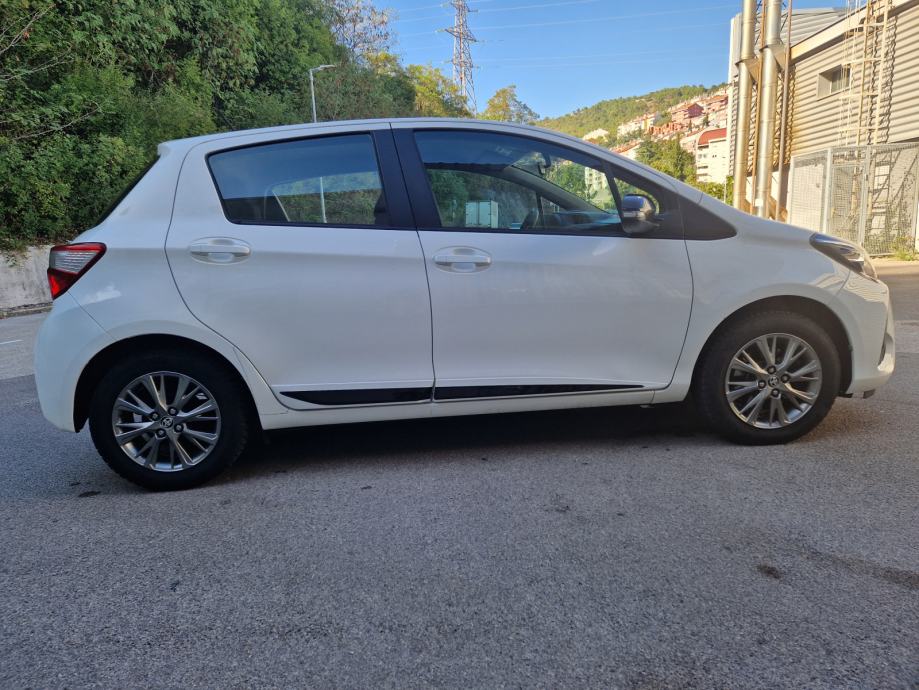 Toyota Yaris 1,5 VVT-i benzin+lpg odličan auto, fotografija 6