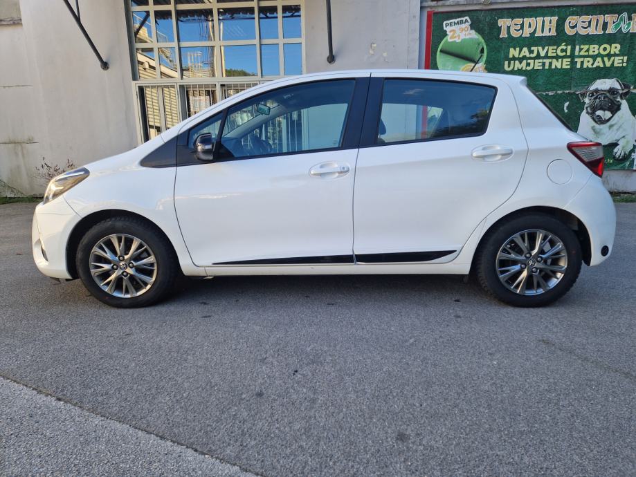 Toyota Yaris 1,5 VVT-i benzin+lpg odličan auto, fotografija 7