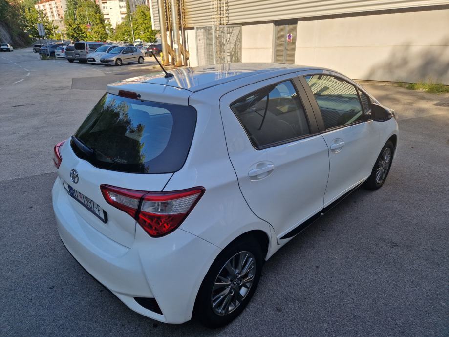 Toyota Yaris 1,5 VVT-i benzin+lpg odličan auto, fotografija 10