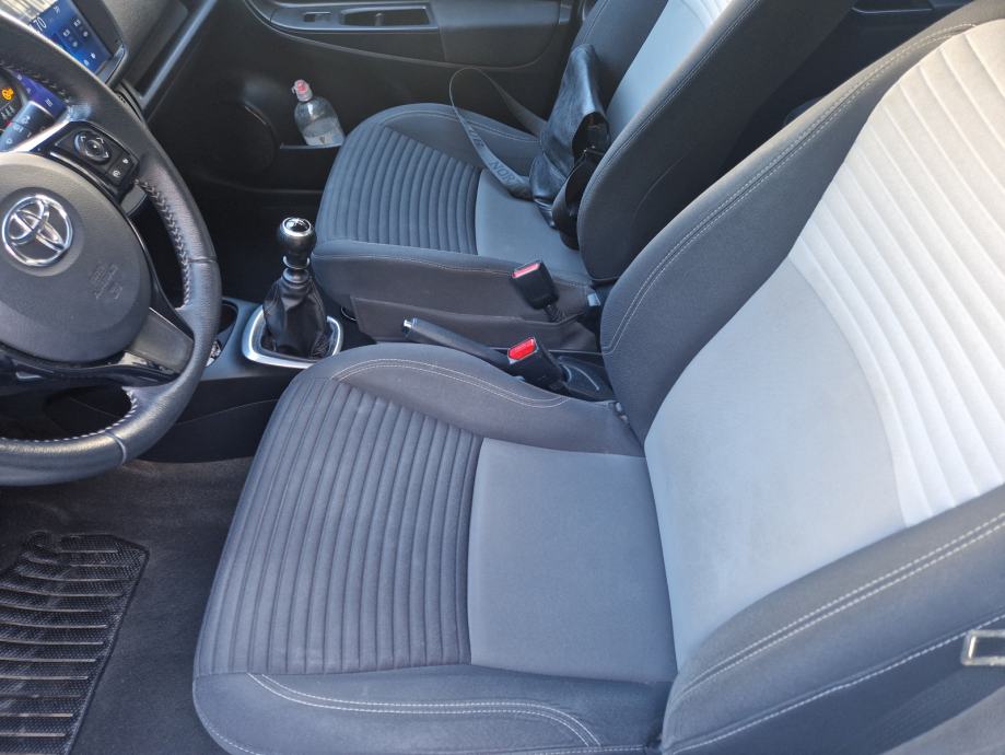 Toyota Yaris 1,5 VVT-i benzin+lpg odličan auto, fotografija 15