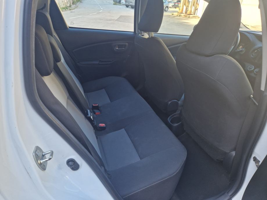 Toyota Yaris 1,5 VVT-i benzin+lpg odličan auto, fotografija 16