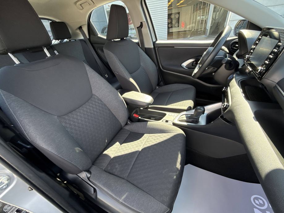 TOYOTA YARIS 2022 • PREMIUM jamstvo • AutoZubak Rabljena, fotografija 15