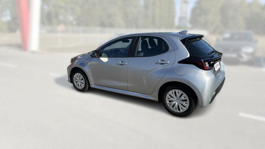 TOYOTA YARIS 2022 • PREMIUM jamstvo • AutoZubak Rabljena, fotografija 6