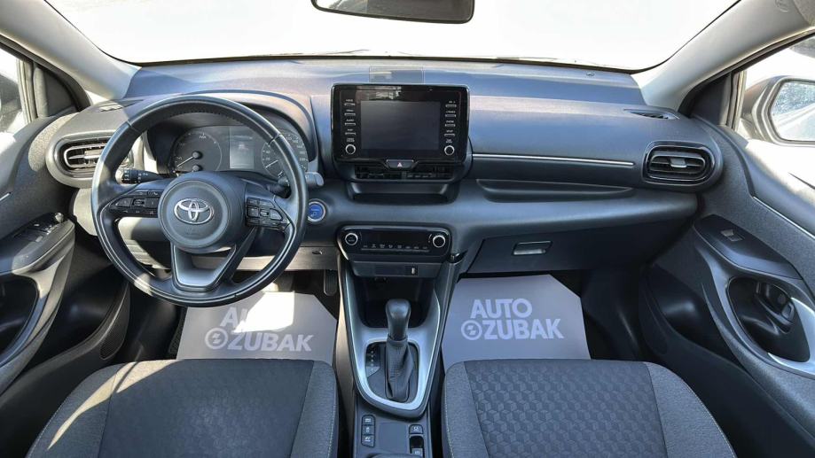TOYOTA YARIS 2022 • PREMIUM jamstvo • AutoZubak Rabljena, fotografija 11