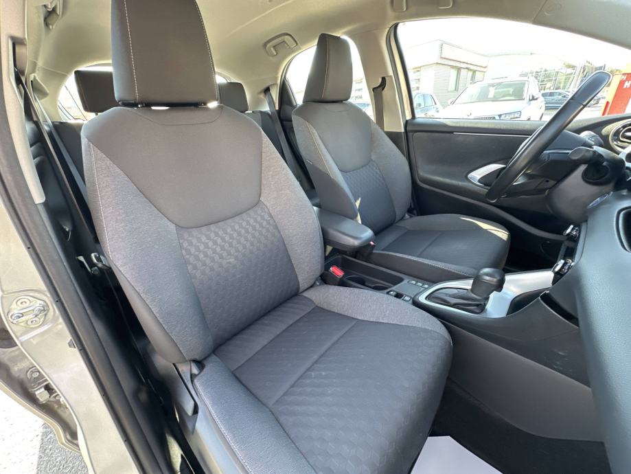 TOYOTA YARIS 2022 • PREMIUM jamstvo • AutoZubak Rabljena, fotografija 17