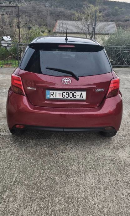 Toyota Yaris Bi-tone Red, fotografija 6