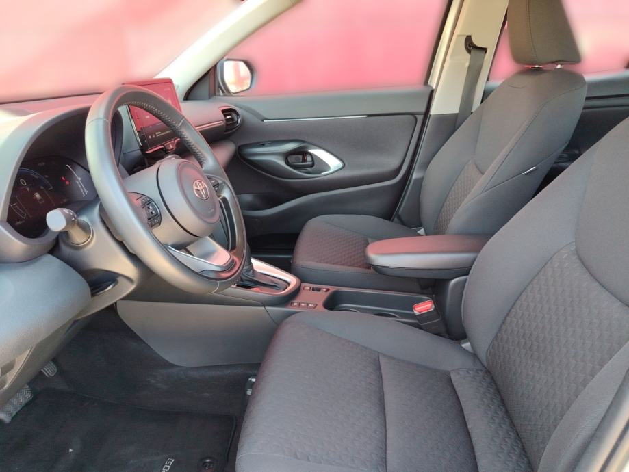 Toyota Yaris Cross 1.5 COOL - 3 godine jamstva, fotografija 13