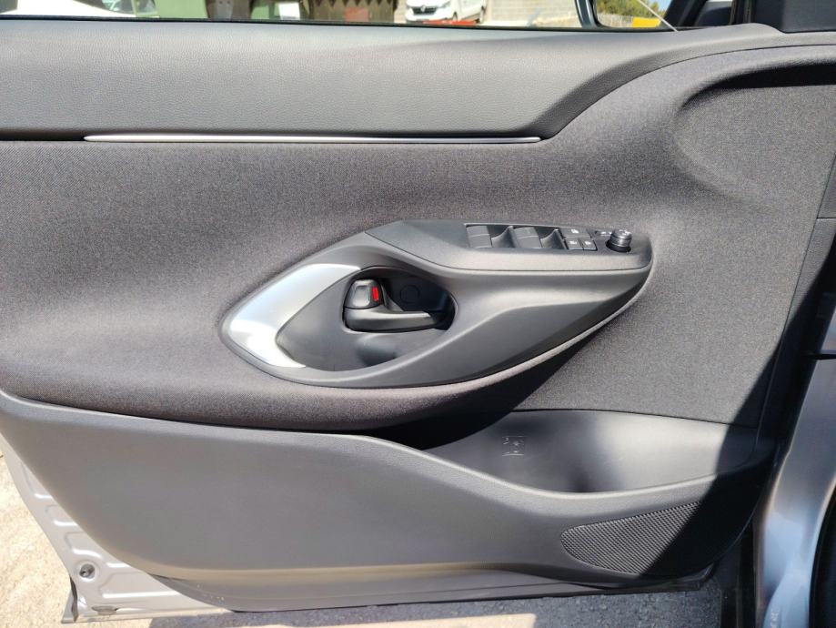 Toyota Yaris Cross 1.5 COOL - 3 godine jamstva, fotografija 14