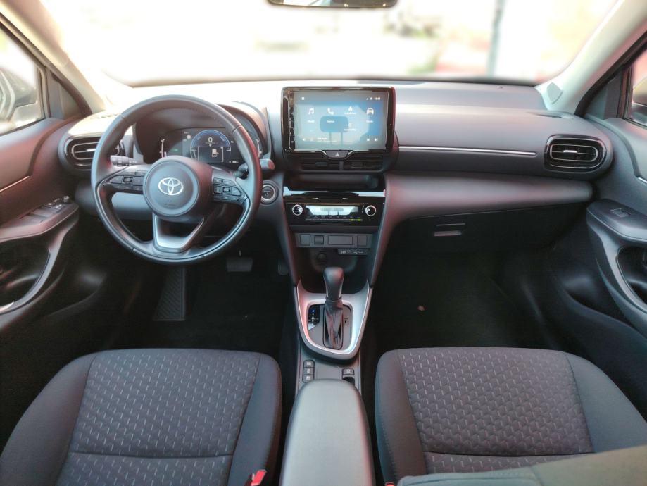 Toyota Yaris Cross 1.5 COOL - 3 godine jamstva, fotografija 18