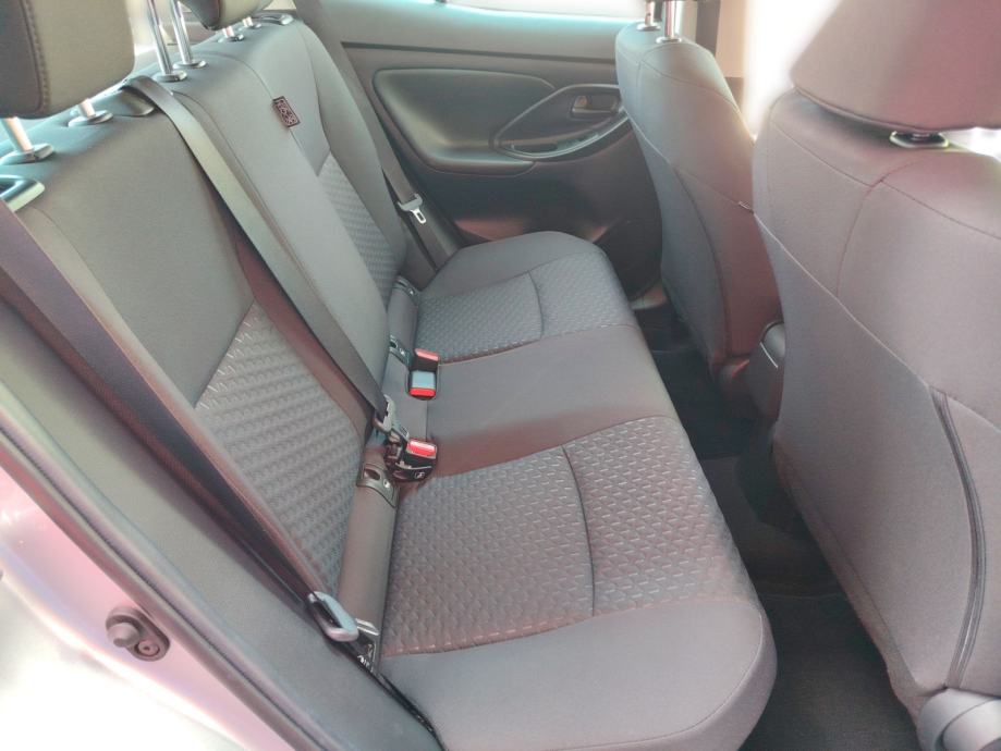Toyota Yaris Cross 1.5 COOL - 3 godine jamstva, fotografija 19