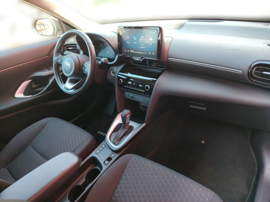 Toyota Yaris Cross 1.5 COOL - 3 godine jamstva, fotografija 20