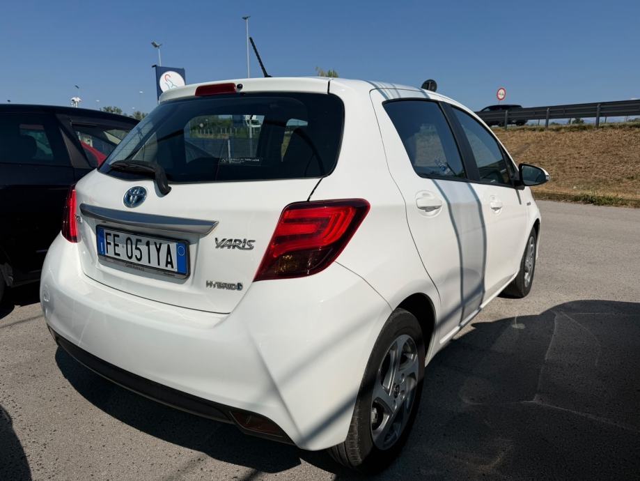 Toyota Yaris Hybrid 1,5 VVT-i automatik 100 KS/NAVI.PARKING KAMERA, fotografija 7
