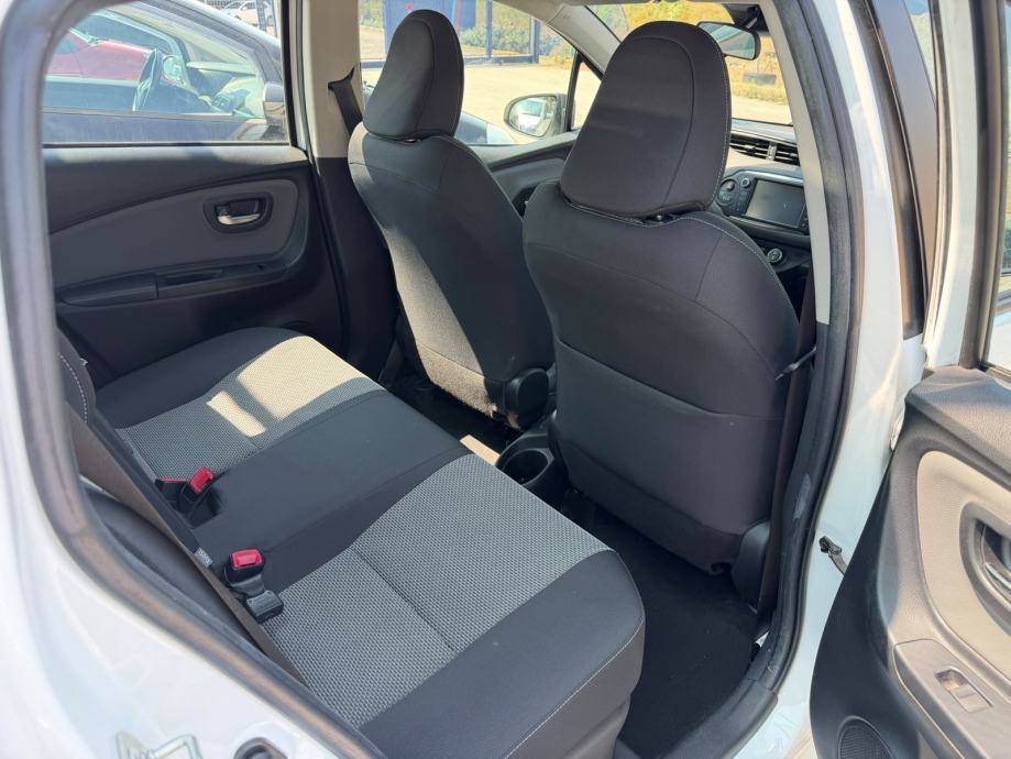 Toyota Yaris Hybrid 1,5 VVT-i automatik 100 KS/NAVI.PARKING KAMERA, fotografija 11