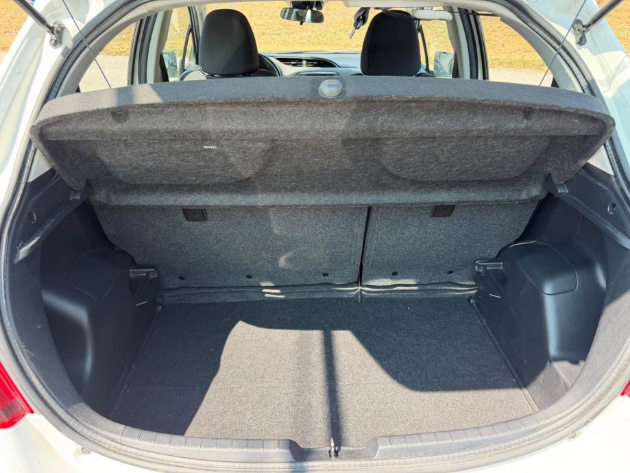 Toyota Yaris Hybrid 1,5 VVT-i automatik 100 KS/NAVI.PARKING KAMERA, fotografija 13