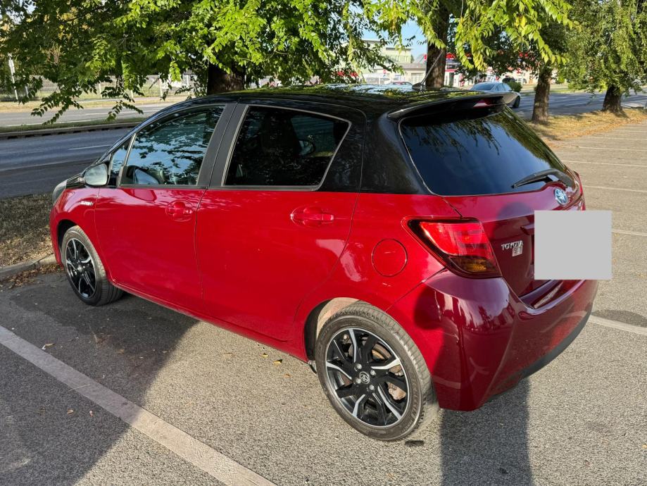 Toyota Yaris Hybrid, 2017, pod Toyota garancijom, prvi vlasnik, HR, fotografija 3