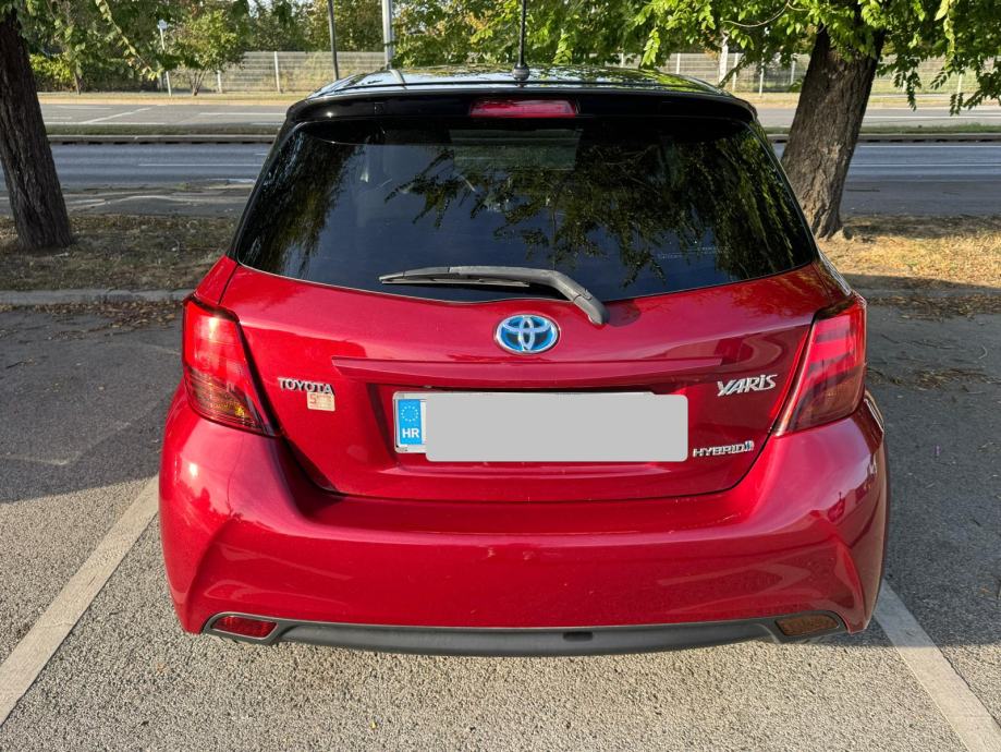 Toyota Yaris Hybrid, 2017, pod Toyota garancijom, prvi vlasnik, HR, fotografija 4