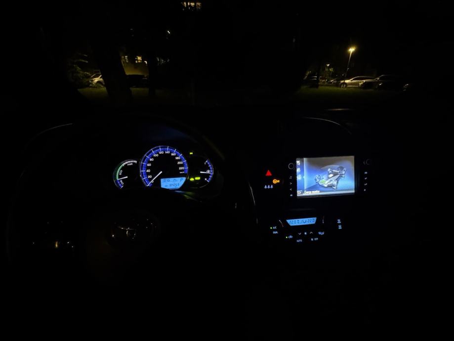 Toyota Yaris Hybrid, 2017, pod Toyota garancijom, prvi vlasnik, HR, fotografija 14