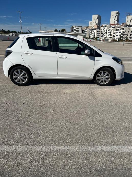 Toyota Yaris Hybrid, fotografija 2