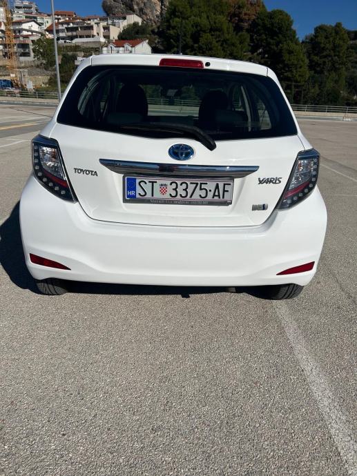 Toyota Yaris Hybrid, fotografija 3