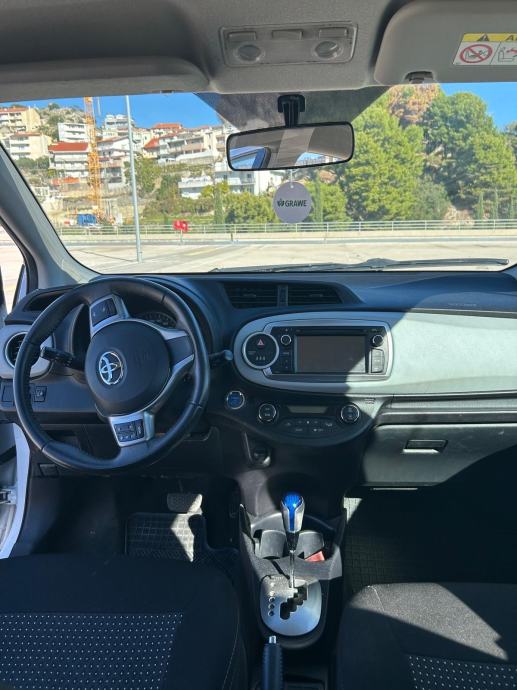 Toyota Yaris Hybrid, fotografija 7
