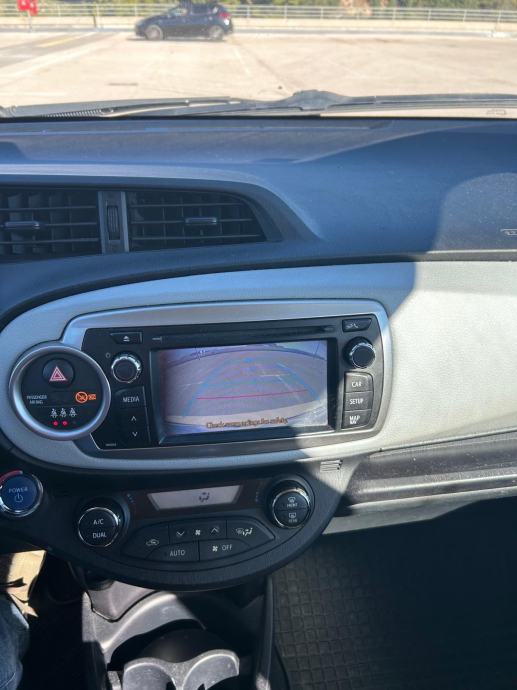 Toyota Yaris Hybrid, fotografija 13