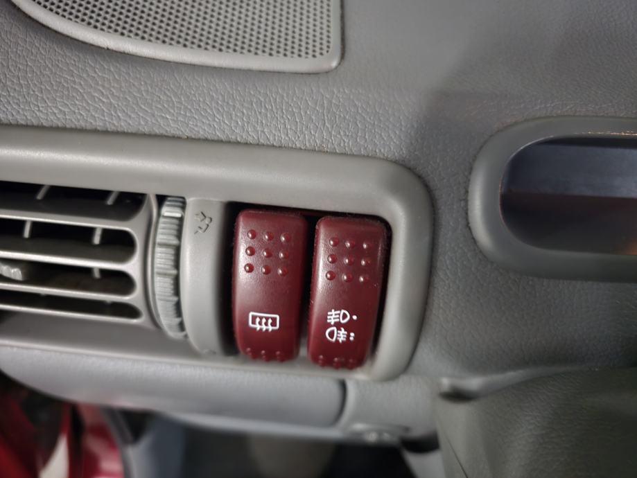 Twingo 1,2 16V Servo,Klima(Radi),Maglenke,El.Paket,Muzika Kredit-Zamj, fotografija 10