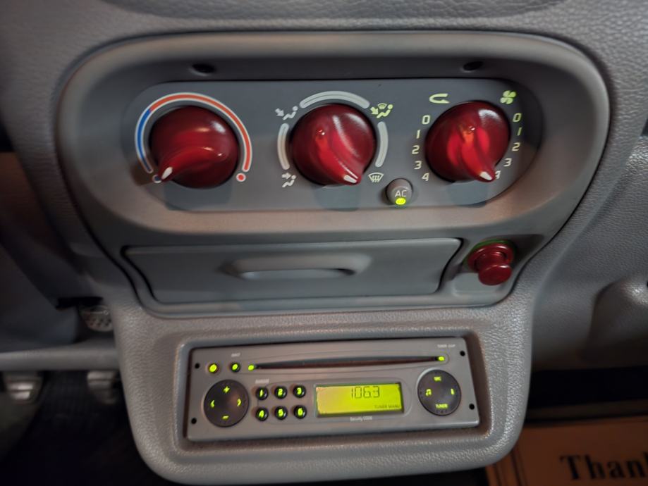 Twingo 1,2 16V Servo,Klima(Radi),Maglenke,El.Paket,Muzika Kredit-Zamj, fotografija 12