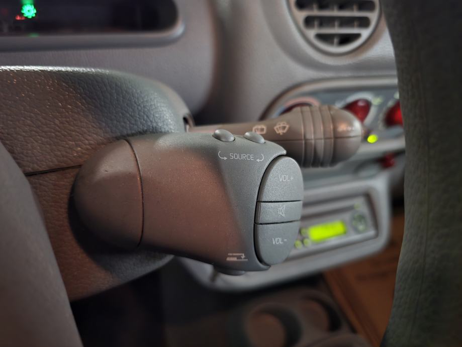 Twingo 1,2 16V Servo,Klima(Radi),Maglenke,El.Paket,Muzika Kredit-Zamj, fotografija 13