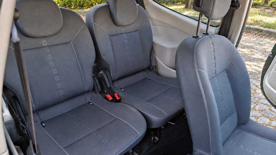 TWINGO 1.2 16V "600 EURA BLACK WEEK POPUST" LIMITED - Night & Day, fotografija 14
