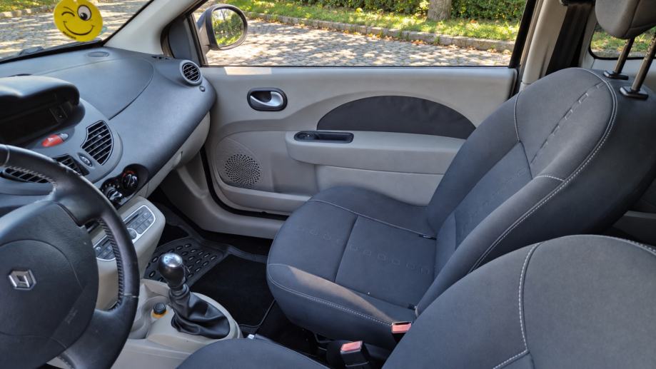 TWINGO 1.2 16V "600 EURA BLACK WEEK POPUST" LIMITED - Night & Day, fotografija 11