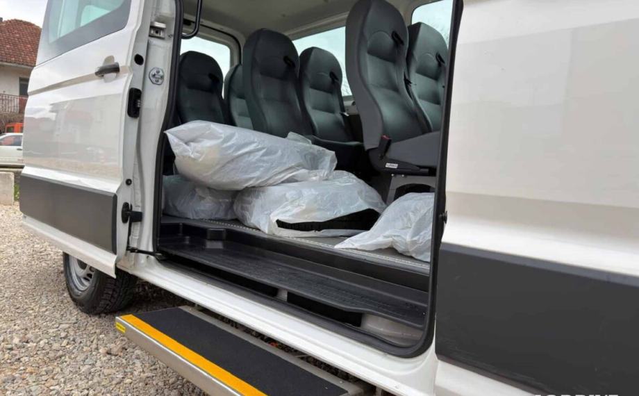 Volkswagen Crafter 2.0 35 TDI Putnički 8 + 1 Sjedišta, fotografija 6