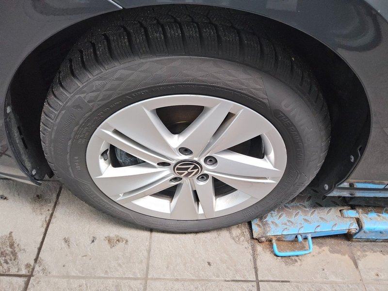 Volkswagen Golf 8 Variant 2.0 TDI Life • koža • Full LED, fotografija 11