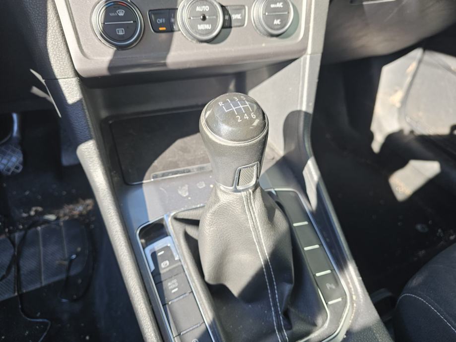 Volkswagen GOLF SPORTSVAN 1.2 BENZIN - Čitaj opis, fotografija 9