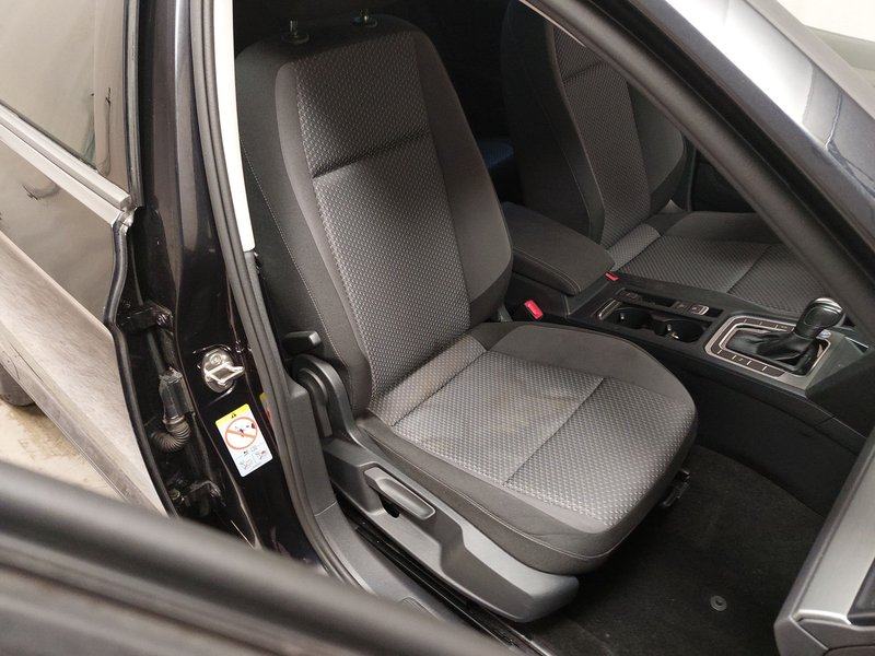 Volkswagen Passat 2.0 TDI automatik • ACC • Full LED, fotografija 10