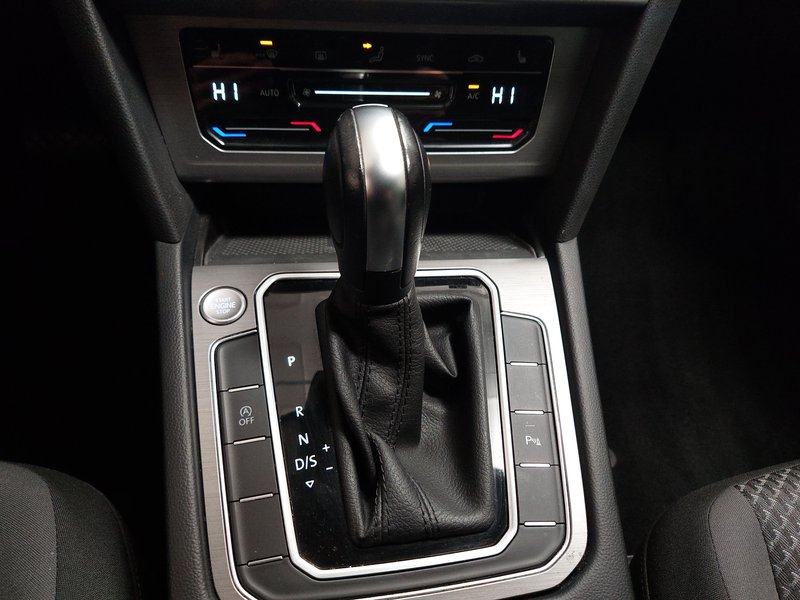 Volkswagen Passat 2.0 TDI automatik • ACC • Full LED, fotografija 15