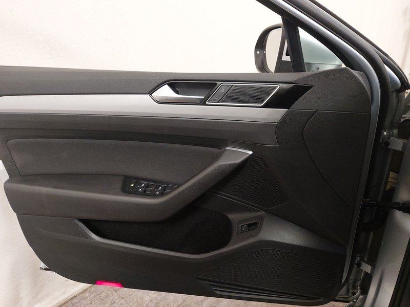 Volkswagen Passat 2.0 TDI automatik Business • ACC • masaža • Full LED, fotografija 5