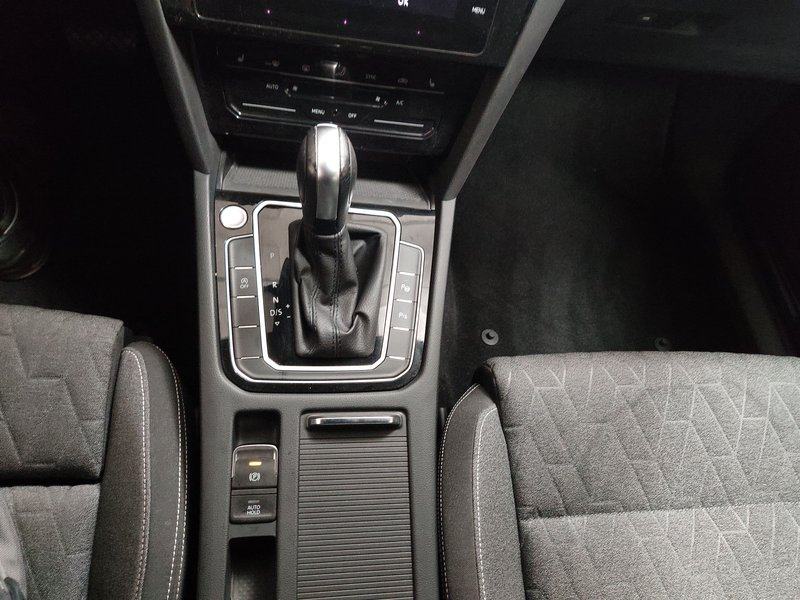 Volkswagen Passat 2.0 TDI automatik Business • ACC • masaža • Full LED, fotografija 17