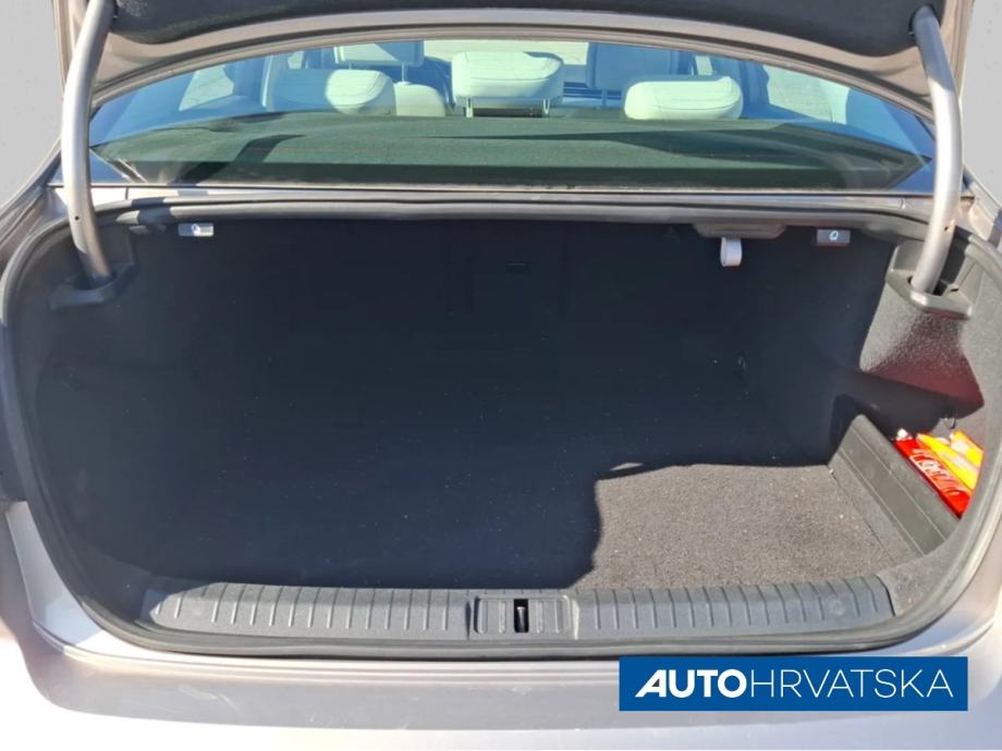 VOLKSWAGEN PASSAT 2.0 TDI ELEGANCE, 16.650,00 €, fotografija 16