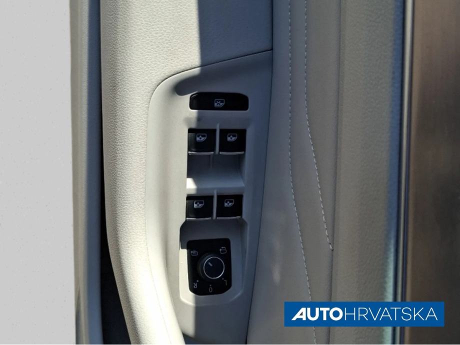 VOLKSWAGEN PASSAT 2.0 TDI ELEGANCE, 16.650,00 €, fotografija 17