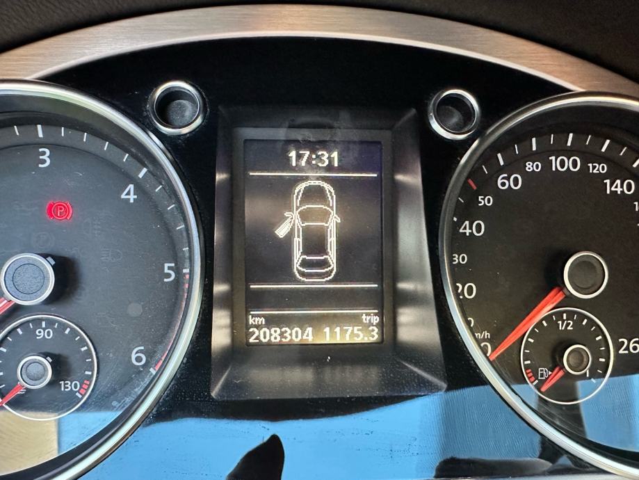 VW Passat 2.0 TDI Highline DSG, 1. VLASNIK, Alcantara-Koža, 208.000 km, fotografija 13
