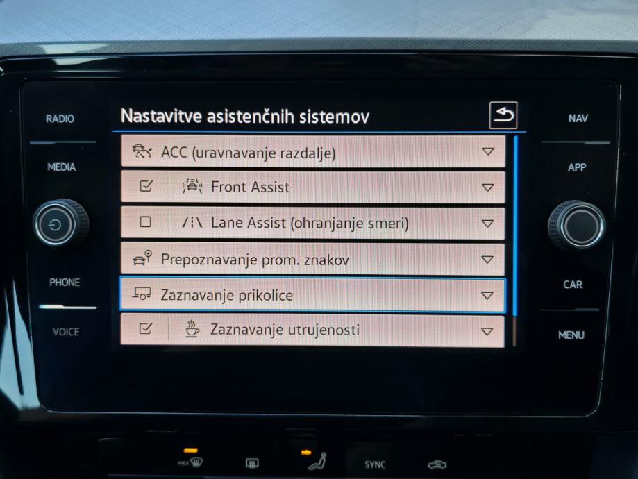 Volkswagen Passat 2.0TDI Business DSG LED•ACC•LANE•KAMER•NAVI•PDC360, fotografija 15